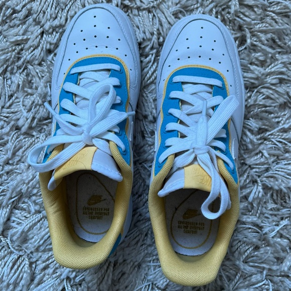 Nike Air Force 1 - Picture 2 of 4